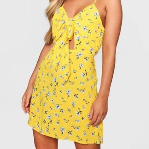 NWT- boohoo- Jolie Knot Front  Floral Skater Dress